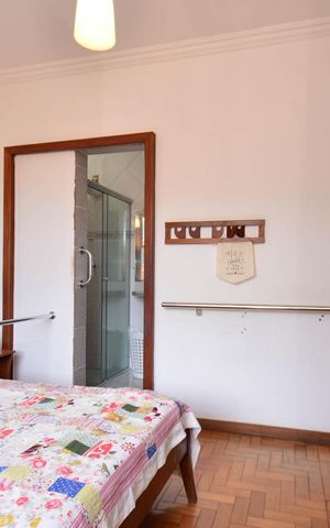 Casa à venda com 314m², 7 quartos e 4 vagas Casa à venda com 314m², 7 quartos e 4 vagasQuarto2/ suite