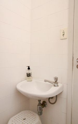 Apartamento para alugar com 400m², 4 quartos e 2 vagasBanheiro de serviço