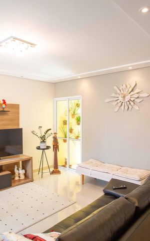 Casa à venda com 237m², 4 quartos e 5 vagasSala de TV
