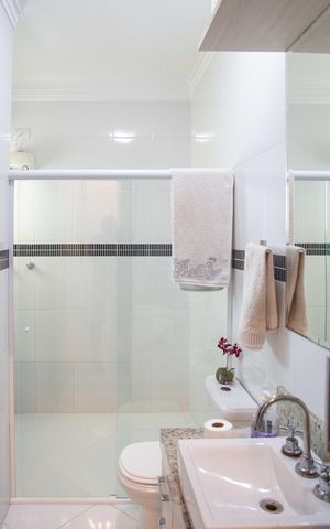 Casa à venda com 237m², 4 quartos e 5 vagasBanheiro da Suíte 1