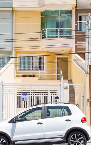 Casa à venda com 237m², 4 quartos e 5 vagasFachada