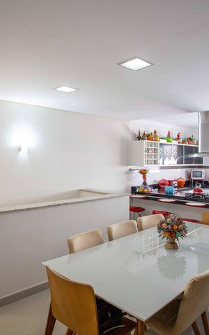 Casa à venda com 237m², 4 quartos e 5 vagasSala de Jantar