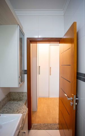 Casa à venda com 237m², 4 quartos e 5 vagasBanheiro da Suíte 1