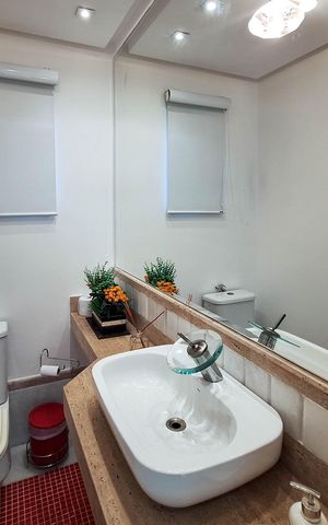 Casa à venda com 418m², 5 quartos e 2 vagas Casa à venda com 418m², 5 quartos e 2 vagasLavabo