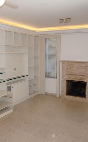 Casa à venda com 203m², 3 quartos e 2 vagasSala