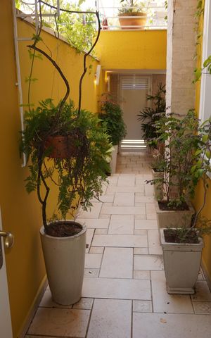 Casa à venda com 203m², 3 quartos e 2 vagasCorredor externo
