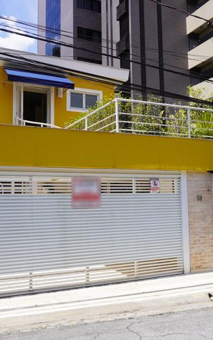 Casa à venda com 203m², 3 quartos e 2 vagasFachada