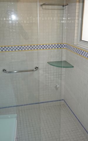 Casa à venda com 203m², 3 quartos e 2 vagasBanheiro da Suíte 1