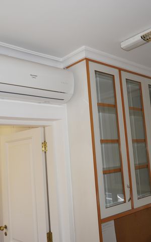 Casa à venda com 203m², 3 quartos e 2 vagasEscritório