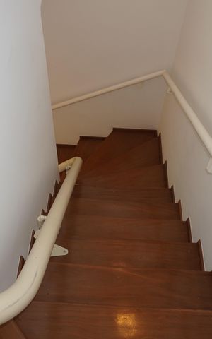 Casa à venda com 203m², 3 quartos e 2 vagasEscada