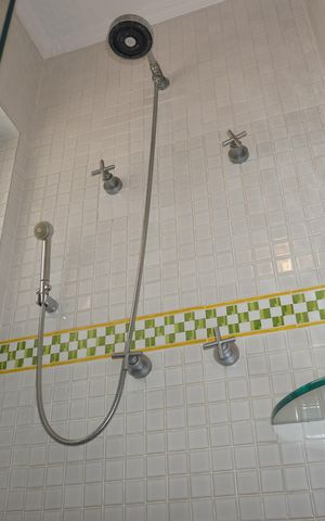 Casa à venda com 203m², 3 quartos e 2 vagasBanheiro da Suíte 2