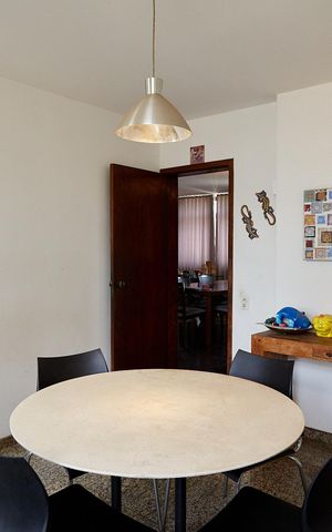 Apartamento à venda com 320m², 4 quartos e 2 vagas Apartamento à venda com 320m², 4 quartos e 2 vagasSala