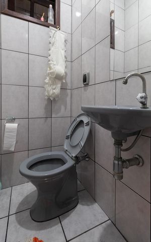 Casa à venda com 200m², 2 quartos e 3 vagas Casa à venda com 200m², 2 quartos e 3 vagasLavabo