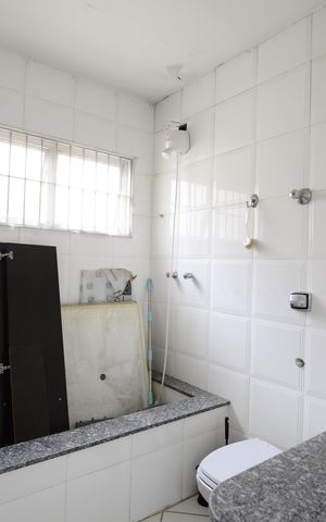 Casa à venda com 102m², 3 quartos e 1 vagaBanheiro Suíte 2