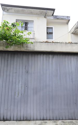 Casa à venda com 102m², 3 quartos e 1 vagaFachada