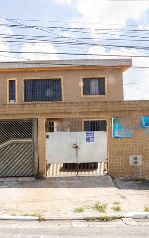Casa à venda com 300m², 4 quartos e 3 vagasFachada