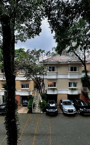 Casa de condomínio à venda com 224m², 4 quartos e 5 vagas Casa de condomínio à venda com 224m², 4 quartos e 5 vagasVista Suíte 3