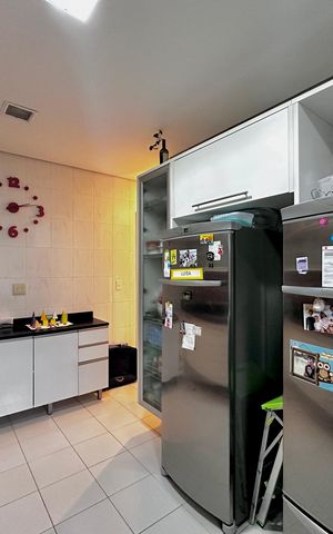 Casa de condomínio à venda com 224m², 4 quartos e 5 vagas Casa de condomínio à venda com 224m², 4 quartos e 5 vagasCozinha