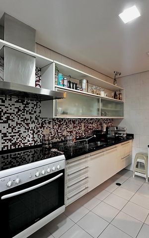 Casa de condomínio à venda com 224m², 4 quartos e 5 vagas Casa de condomínio à venda com 224m², 4 quartos e 5 vagasCozinha
