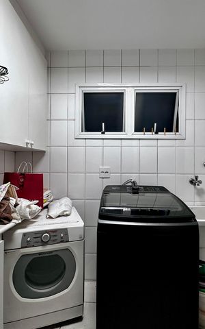 Casa de condomínio à venda com 224m², 4 quartos e 5 vagas Casa de condomínio à venda com 224m², 4 quartos e 5 vagasÁrea de Serviço