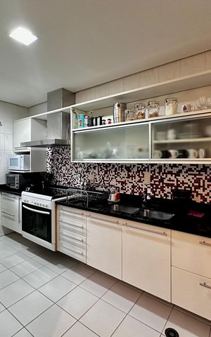 Casa de condomínio à venda com 224m², 4 quartos e 5 vagas Casa de condomínio à venda com 224m², 4 quartos e 5 vagasCozinha