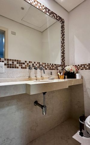 Casa de condomínio à venda com 224m², 4 quartos e 5 vagas Casa de condomínio à venda com 224m², 4 quartos e 5 vagasBanheiro Suíte 2