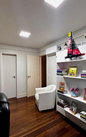 Casa de condomínio à venda com 224m², 4 quartos e 5 vagas Casa de condomínio à venda com 224m², 4 quartos e 5 vagasSuíte 2