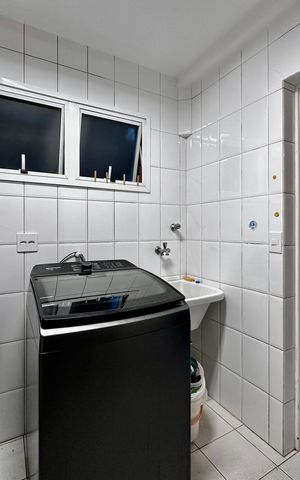 Casa de condomínio à venda com 224m², 4 quartos e 5 vagas Casa de condomínio à venda com 224m², 4 quartos e 5 vagasÁrea de Serviço