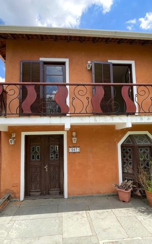 Casa de condomínio para alugar com 750m², 4 quartos e 3 vagas Casa de condomínio para alugar com 750m², 4 quartos e 3 vagasFachada
