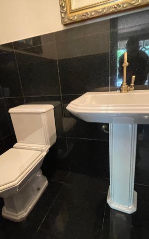 Casa de condomínio para alugar com 750m², 4 quartos e 3 vagas Casa de condomínio para alugar com 750m², 4 quartos e 3 vagasLavabo