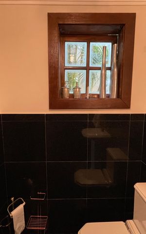 Casa de condomínio para alugar com 750m², 4 quartos e 3 vagas Casa de condomínio para alugar com 750m², 4 quartos e 3 vagasLavabo