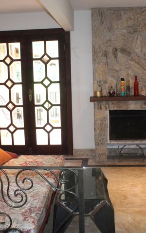 Casa de condomínio para alugar com 750m², 4 quartos e 3 vagasSala
