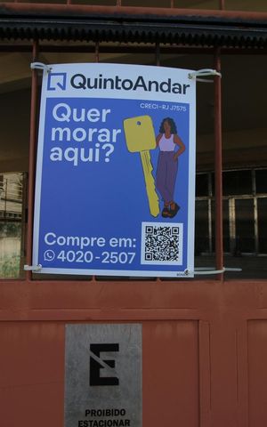Apartamento à venda com 50m², 2 quartos e 1 vagaFachada da casa e placa