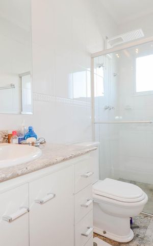 Casa para alugar com 175m², 3 quartos e 3 vagasBanheiro Social 