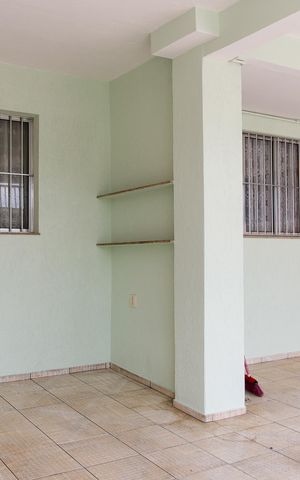 Casa à venda com 321m², 5 quartos e 3 vagas Casa à venda com 321m², 5 quartos e 3 vagasGaragem