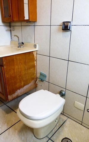 Casa à venda com 321m², 5 quartos e 3 vagas Casa à venda com 321m², 5 quartos e 3 vagasBanheiro