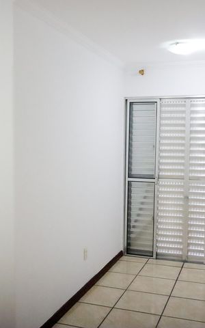 Casa à venda com 321m², 5 quartos e 3 vagas Casa à venda com 321m², 5 quartos e 3 vagasQuarto 1