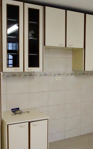 Casa à venda com 321m², 5 quartos e 3 vagas Casa à venda com 321m², 5 quartos e 3 vagasCozinha