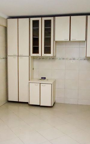 Casa à venda com 321m², 5 quartos e 3 vagas Casa à venda com 321m², 5 quartos e 3 vagasCozinha