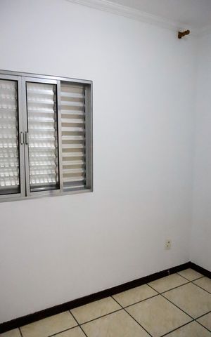 Casa à venda com 321m², 5 quartos e 3 vagas Casa à venda com 321m², 5 quartos e 3 vagasQuarto 4