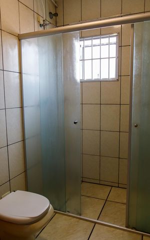 Casa à venda com 321m², 5 quartos e 3 vagas Casa à venda com 321m², 5 quartos e 3 vagasBanheiro