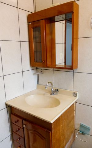 Casa à venda com 321m², 5 quartos e 3 vagas Casa à venda com 321m², 5 quartos e 3 vagasBanheiro