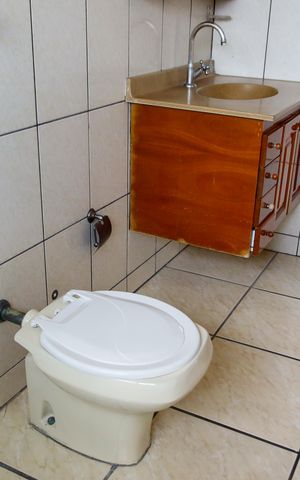 Casa à venda com 321m², 5 quartos e 3 vagas Casa à venda com 321m², 5 quartos e 3 vagasBanheiro da Suíte 2