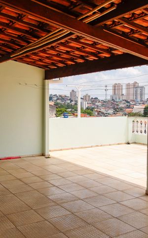 Casa à venda com 321m², 5 quartos e 3 vagas Casa à venda com 321m², 5 quartos e 3 vagasÁrea comum - Churrasqueira
