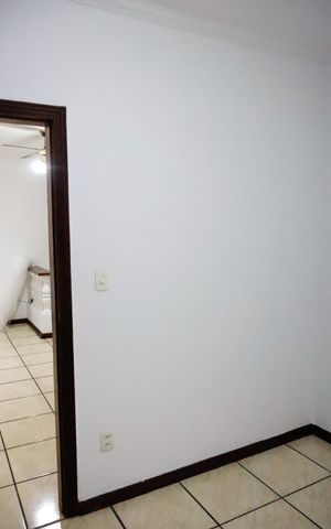 Casa à venda com 321m², 5 quartos e 3 vagas Casa à venda com 321m², 5 quartos e 3 vagasQuarto 4