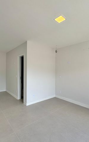 Casa de condomínio à venda com 180m², 4 quartos e 2 vagas Casa de condomínio à venda com 180m², 4 quartos e 2 vagasSuíte 1
