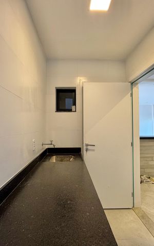 Casa de condomínio à venda com 180m², 4 quartos e 2 vagas Casa de condomínio à venda com 180m², 4 quartos e 2 vagasÁrea de Serviço