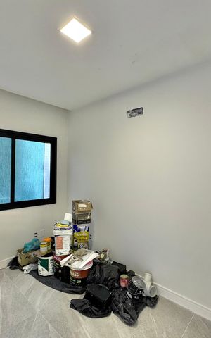 Casa de condomínio à venda com 180m², 4 quartos e 2 vagas Casa de condomínio à venda com 180m², 4 quartos e 2 vagasSuíte 4