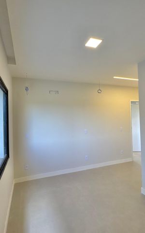 Casa de condomínio à venda com 180m², 4 quartos e 2 vagas Casa de condomínio à venda com 180m², 4 quartos e 2 vagasSuíte 3