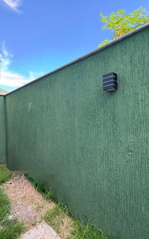 Casa de condomínio à venda com 180m², 4 quartos e 2 vagas Casa de condomínio à venda com 180m², 4 quartos e 2 vagasÁrea externa